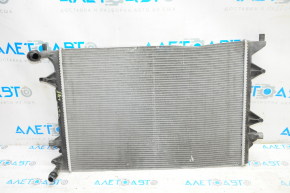Радиатор охлаждения вода VW Jetta 16-18 USA 1.4T погнут, прижаты соты