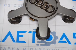 Центральный колпачок на диск Audi Q5 8R 09-17 127мм, дефект креп, потемнел хром, нет 1 части