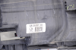 Фара передняя левая голая Chevrolet Malibu 13-15 галоген, с креплением, под полировку, сломано крепление