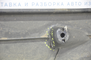 Защита днища правая VW Jetta 11-18 USA трещины, сломано крепление