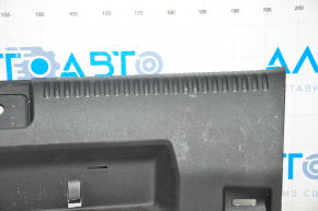 Накладка проема багажника VW Jetta 11-18 USA потерта