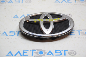 Эмблема решетки радиатора Toyota Camry v50 12-14 usa мелкие трещины