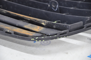 Решетка радиатора grill в сборе Honda HR-V 16-18 трещины