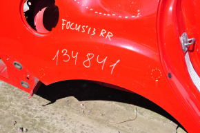 Четверть крыло задняя правая Ford Focus mk3 11-18 4d красный, вмятина тычки, с центр стойкой