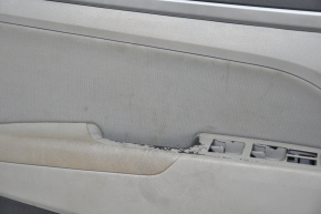 Обшивка двери карточка передняя левая Hyundai Elantra AD 17-20 тряпка сер, под чистку, потерта, царапины