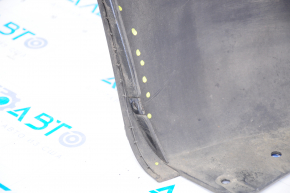 Бампер задний голый нижняя часть Kia Sorento 16-18 дорест, без парктроников, затерт, трещина в креплении