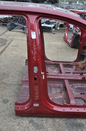 Стойка кузова центральная правая Kia Sorento 16-20 на кузове, вмятинки