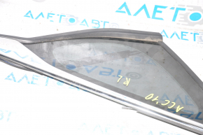 Форточка глухое стекло задняя левая Honda Accord 18-22 дефект уплотнителя