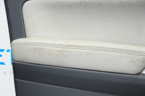 Обшивка двери карточка передняя левая Subaru Forester 14-18 SJ черн с серой вставкой кожа, подлокотник кожа, под чистку