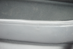 Обшивка двери карточка передняя левая Subaru Outback 15-19 черн с черной вставкой тряпка, подлокотник кожа, царапины, тычка