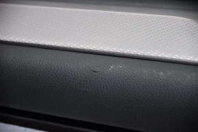 Обшивка двери карточка задняя правая Subaru Outback 15-19 черн с черной вставкой тряпка, подлокотник кожа, сер молдинг структура, надрыв