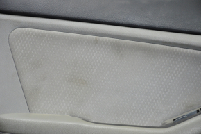 Обшивка двери карточка передняя левая Kia Optima 11-15 серая с серой вставкой тряпка, подлокотник кожа, под химчистку