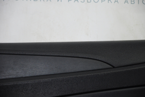 Обшивка двери карточка передняя правая Hyundai Sonata 11-15 черн с черн вставкой кожа, подлокотник кожа, черн молдинг структура, dimension, царапины