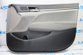 Обшивка двери карточка передняя правая Hyundai Elantra AD 17-20 черн с серой вставкой пластик, подлокотник кожа, молдинг серый глянец, царапины
