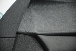 Обшивка двери карточка передняя правая Kia Optima 16- черн с черн вставкой кожа, подлокотник кожа, надрывы, царапины