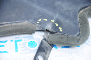 Дефлектор радиатора правый Nissan Leaf 13-17 надломано крепление, трещины, примят