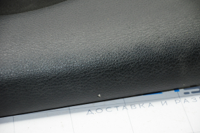 Обшивка двери карточка передняя левая Jeep Cherokee KL 14-18 черн с черн вставкой тряпка, подлокотник кожа, надрыв, царапины