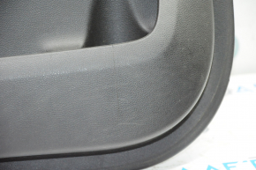 Обшивка двери карточка передняя левая Chevrolet Equinox 10-11 черн с сер вставкой кожа, подлокотник кожа, красная строчка, царапина