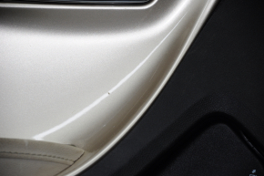 Обшивка дверей картка перед лев Chevrolet Volt 11-15 черн із золотистою вставкою, підлокітник шкіра, подряпини