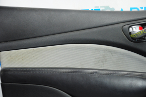 Обшивка двери карточка передняя левая Dodge Dart 13-16 черн с светло-серой вставкой тряпка, подлокотник кожа, под химчистку