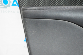 Обшивка двери карточка передняя левая Dodge Dart 13-16 черн с вставкой черн сетка тряпка, подлокотник кожа, потрескана кожа, царапины