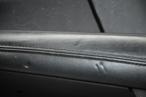 Обшивка двери карточка передняя правая Dodge Journey 11- черн с черн вставкой кожа, подлокотник кожа, черн строчка, царапины, тычки