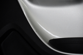 Обшивка двери карточка передняя правая Chevrolet Volt 11-15 черн с серебристой вставкой, подлокотник кожа, BOSE, царапины