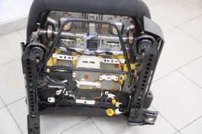 Водительское сидение Ford Focus mk3 15-18 рест, без airbag, механическое, тряпка черное, топляк, под химчистку