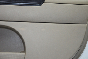 Обшивка двери карточка передняя правая Jeep Patriot 11-17 беж с беж вставкой кожа, подлокотник резина, заломы