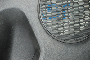 Обшивка двери карточка задняя левая Chevrolet Cruze 11-15 черн с сер вставкой кожа, подлокотник пластик, царапины