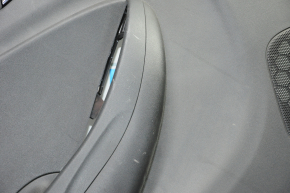 Обшивка дверей картка зад лев Chevrolet Volt 16- чорний, підлокітник гума, подряпини