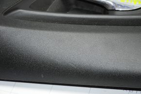 Обшивка дверей картка задня ліва Chevrolet Malibu 16- чорний з чорною вставкою ганчірка