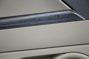 Обшивка двери карточка задняя левая Jeep Compass 11-16 беж с беж вставкой пластик, подлокотник пластик, царапины