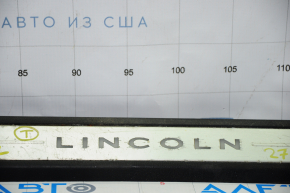 Накладка порога перед лев Lincoln MKC 15- чорний з підсвічуванням, затерта, злам креп, поліз хром