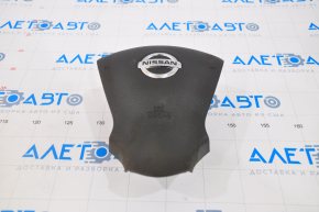 Подушка безопасности airbag в руль водительская Nissan Versa Note 13-19 черная, ржавый пиропатрон