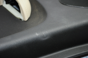 Обшивка дверей картка зад прав Chevrolet Volt 11-15 чорний, підлокітник шкіра беж, подряпини