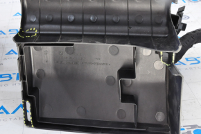 Блок предохранителей VW Passat b8 16-19 USA 3.6 слом креп на крышке, трещина