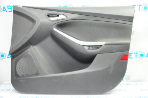 Обшивка двери карточка передняя правая Ford Focus mk3 11-14 черн с черн вставкой тряпка, царапины, под химчистку