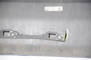Накладка дверей нижня зад прав Ford Explorer 11-15 дорест, зламане кріплення, затерта