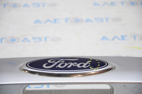 Молдинг крышки багажника Ford Focus mk3 11-14 дорест 4d без камеры с эмблемой, вмятина на эмблеме