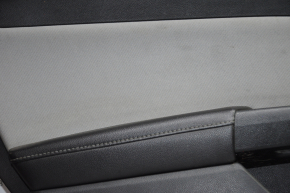 Обшивка двери карточка задняя левая Ford Fusion mk5 13-16 черн с сер вставкой тряпка, подлокотник кожа, молдинг серый глянец, царапины, под химчистку