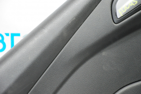 Обшивка двери карточка задняя левая Ford Focus mk3 11-14 черн с черн вставкой пластик, царапины