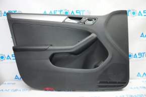 Обшивка двери карточка передняя левая VW Jetta 11-18 USA черн с черн вставкой пластик, подлокотник кожа, молдинг серый глянец, царапины
