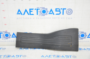 Накладка порога задняя левая Ford Explorer 11-19 черн, царапины