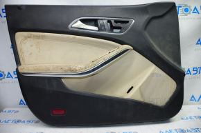 Обшивка двери карточка передняя левая Mercedes CLA 14-19 черн с беж вставкой кожа, подлокотник кожа, царапины, тычки, под химчистку