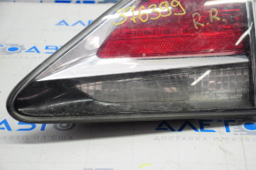 Фонарь внутренний крышка багажника правый Lexus RX450h 13-15 рест, облез отражатель, под полировку