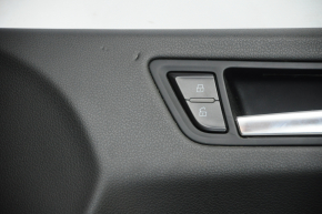 Обшивка двери карточка передняя правая Audi Q5 8R 09-17 черн резина, подлокотник резина, молдинг под дерево глянец, слом креп, царапины, тычки