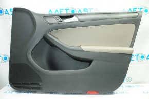 Обшивка двери карточка передняя правая VW Jetta 11-18 USA черн с корич вставкой пластик, подлокотник кожа, молдинг черн структура, царапины