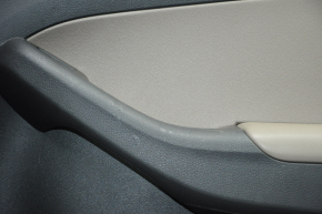 Обшивка дверей картка перед прав VW Jetta 11-18 USA чорн з корич вставкою пластик, підлокітник шкіра, молдинг чорн структура, подряпини