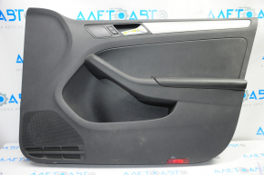 Обшивка двери карточка передняя правая VW Jetta 11-18 USA черн с черн вставкой пластик, подлокотник кожа, молдинг серый глянец тип 1